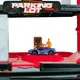 Parkeergarage met racebaan en voertuigen - Speelgoed